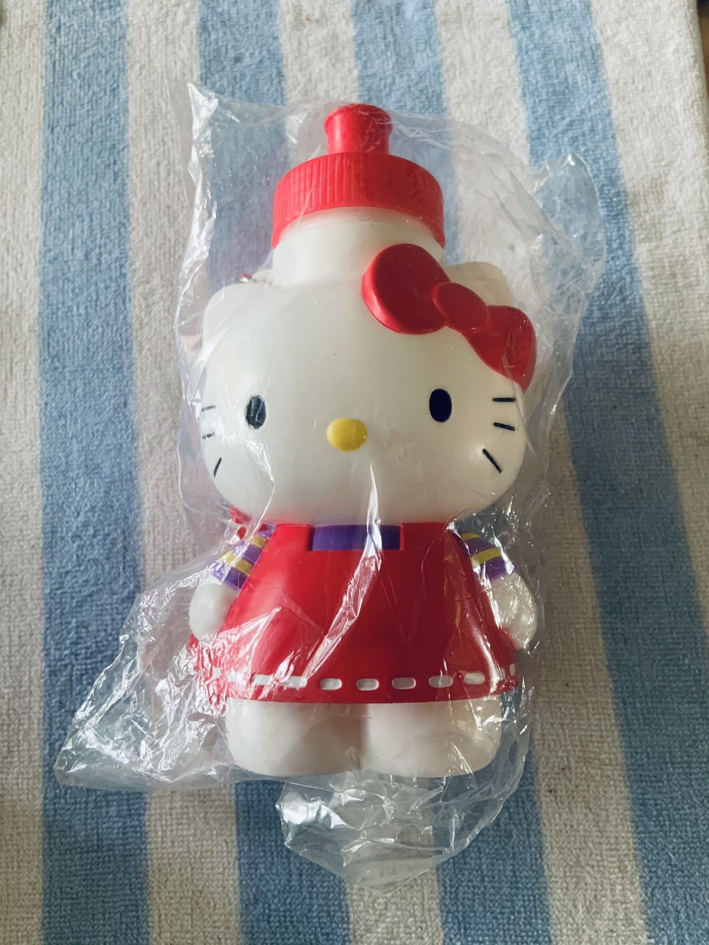 Vintage 2004 Hello Kitty Bottle & Strap