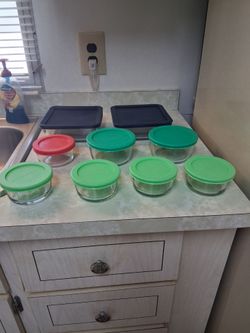 18 piece glass food containers