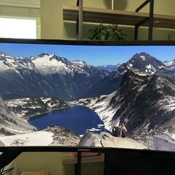 Samsung 24” Curved Monitor 