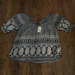 🍀💕New Blouse With Beautiful Pattern Size Small 