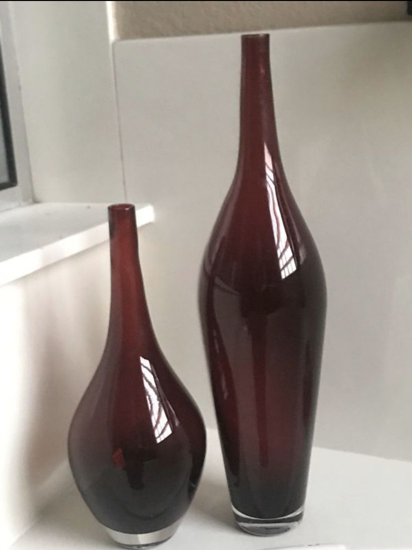 2 red Ikea vases