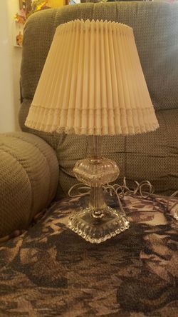 STUNNING VINTAGE CRYSTAL BED LAMPS