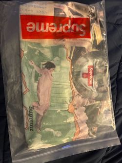 Supreme exorcist s/s top size small