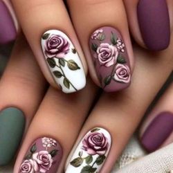 24 PCS PRESSED ON NAILS 