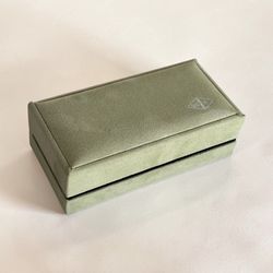 Van Cleef & Arpels Jewelry Box – Original Luxury Packaging