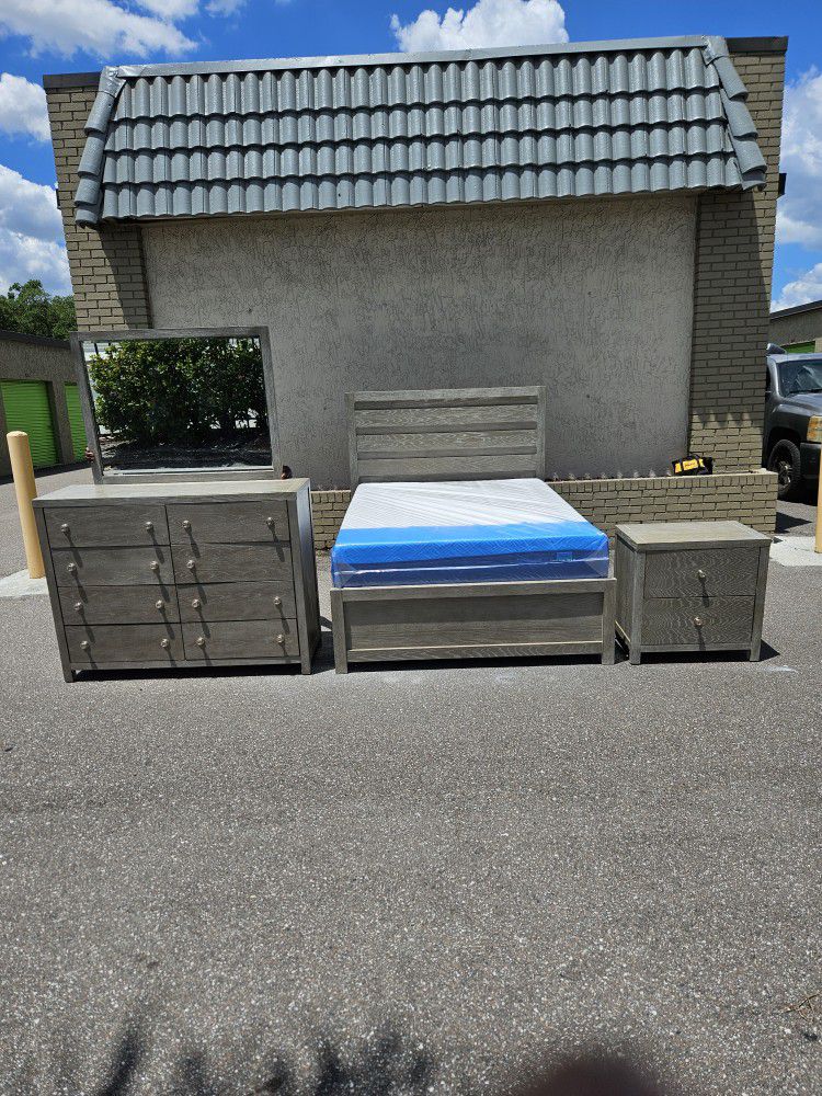 Queen size Bedroom Set with brand new Queen size plush Mattress and box spring in Plastics 