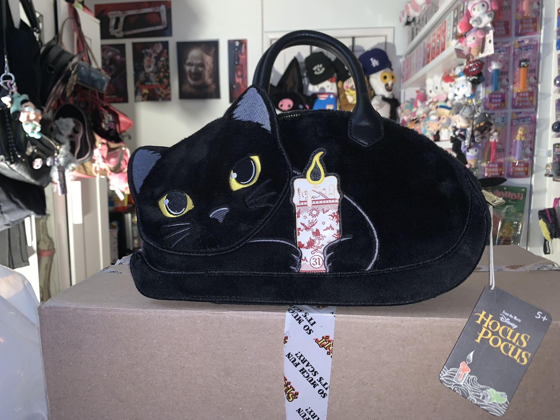 Loungefly Disney Hocus Pocus Binx Holding Candle Crossbody (NEW WITH TAG)