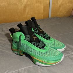 Air Jordan 36 size 10.5 (green x gold) 
