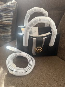  Michael Kors Lady Crossbody Purse