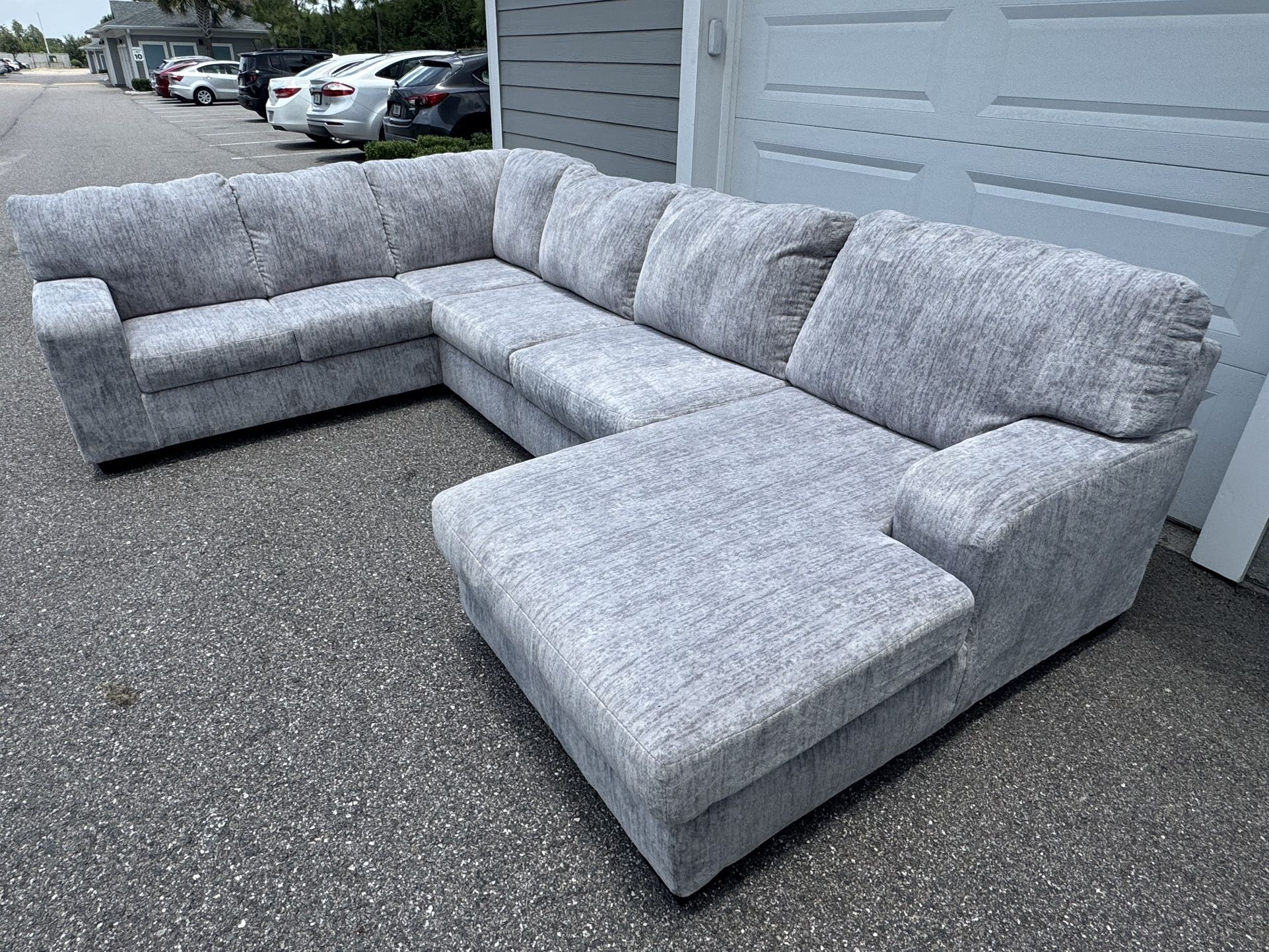 Grey Luxury Two Tone Sectional! π€π©Ά