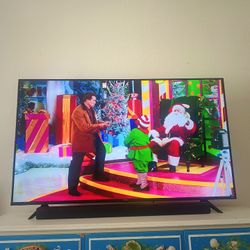 Hisense 50” TV + Insignia soundbar