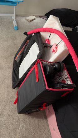 Minnie mouse play pen with changing table