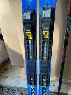 skis cross-country skis