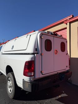 Enclosed Utility Camper Shell
