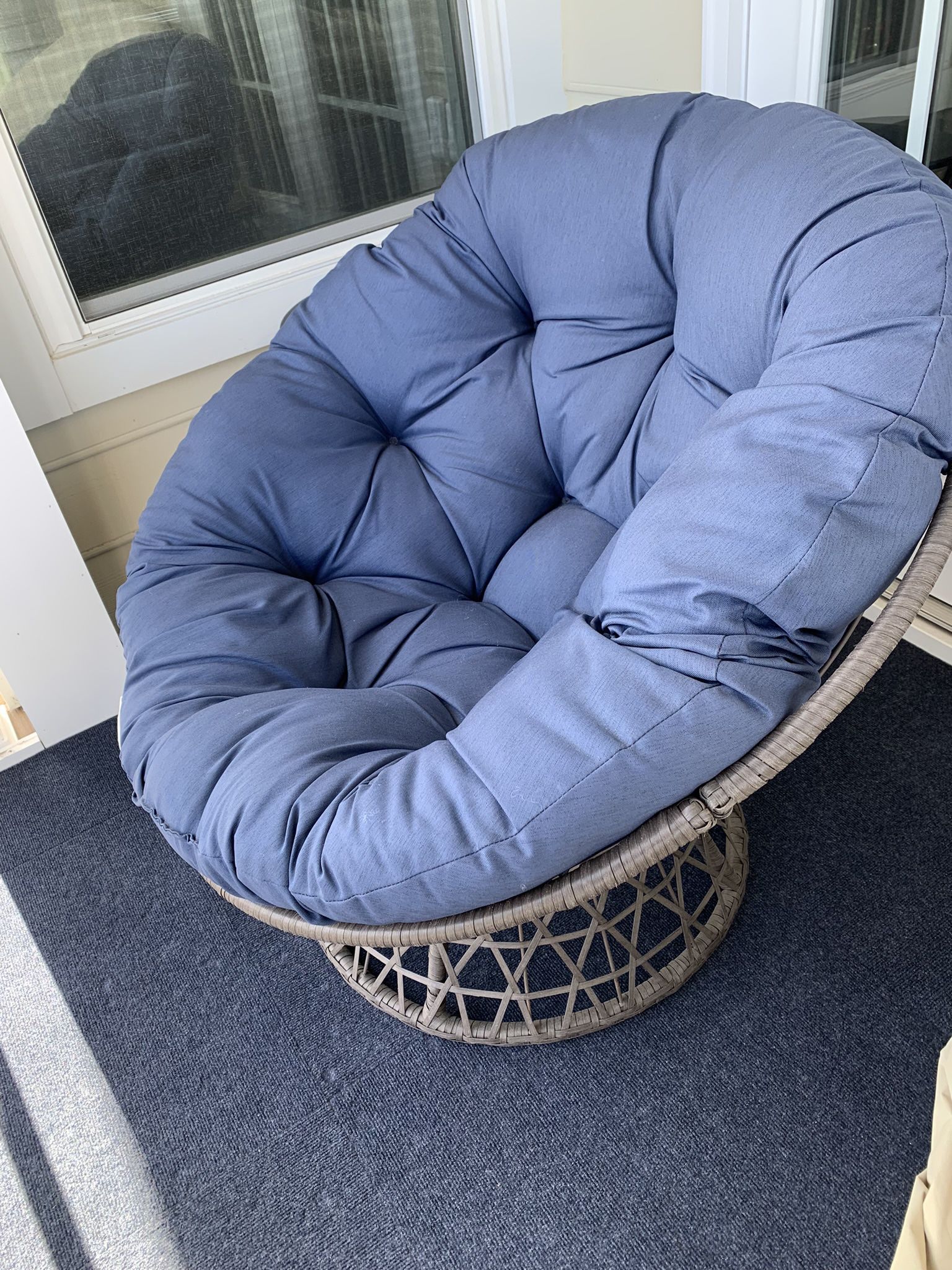 Papasan Swivel Chair with Blue Cushion 