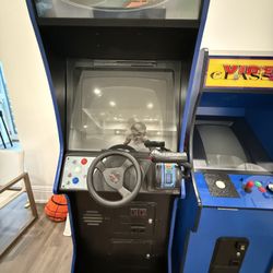 Hydro Thunder Arcade Machine – Slightly Used,