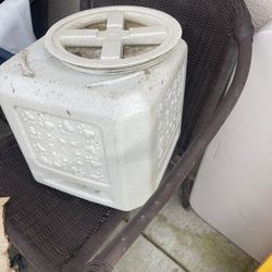 Pet Food Container 