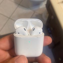 AirPods