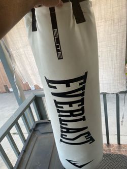 Everlast elite punching bag 70 lbs
