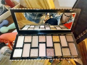 Too Faced Born This Way Eyeshadow Palette