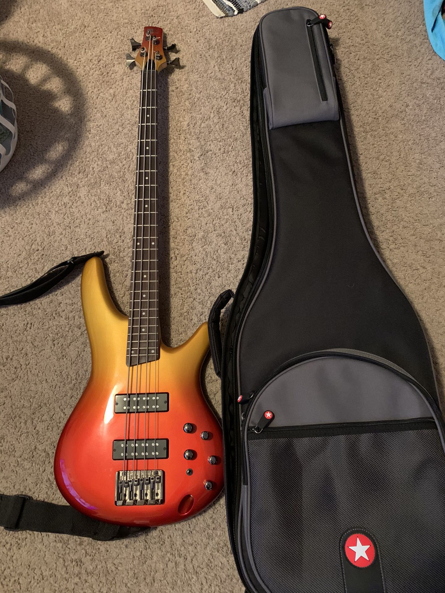 Ibanez soundgear 3000 4 strong bass with road runner gig bag brand new $300