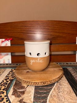 Rae Dunn Garlic Holder, Clay Bottom