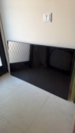 60” 4K Smart TV