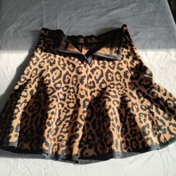 GUESS SKIRT Cheetah PRINT SIZE LARGE