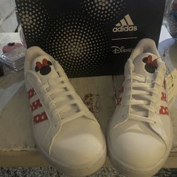 Adidas Disney  Tennis shoes GRAND COURT