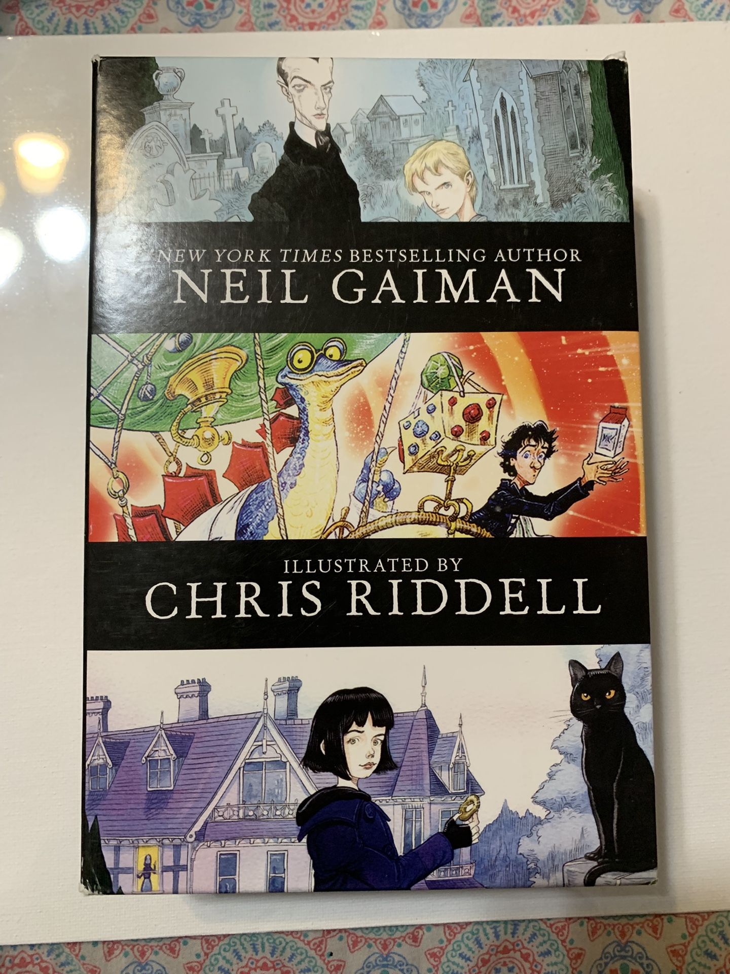Collection Set Of Neil Gailman Books