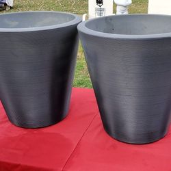 Pair of Madison Indoor/Outdoor Modern Round Planter 20" By Crescent Garden
