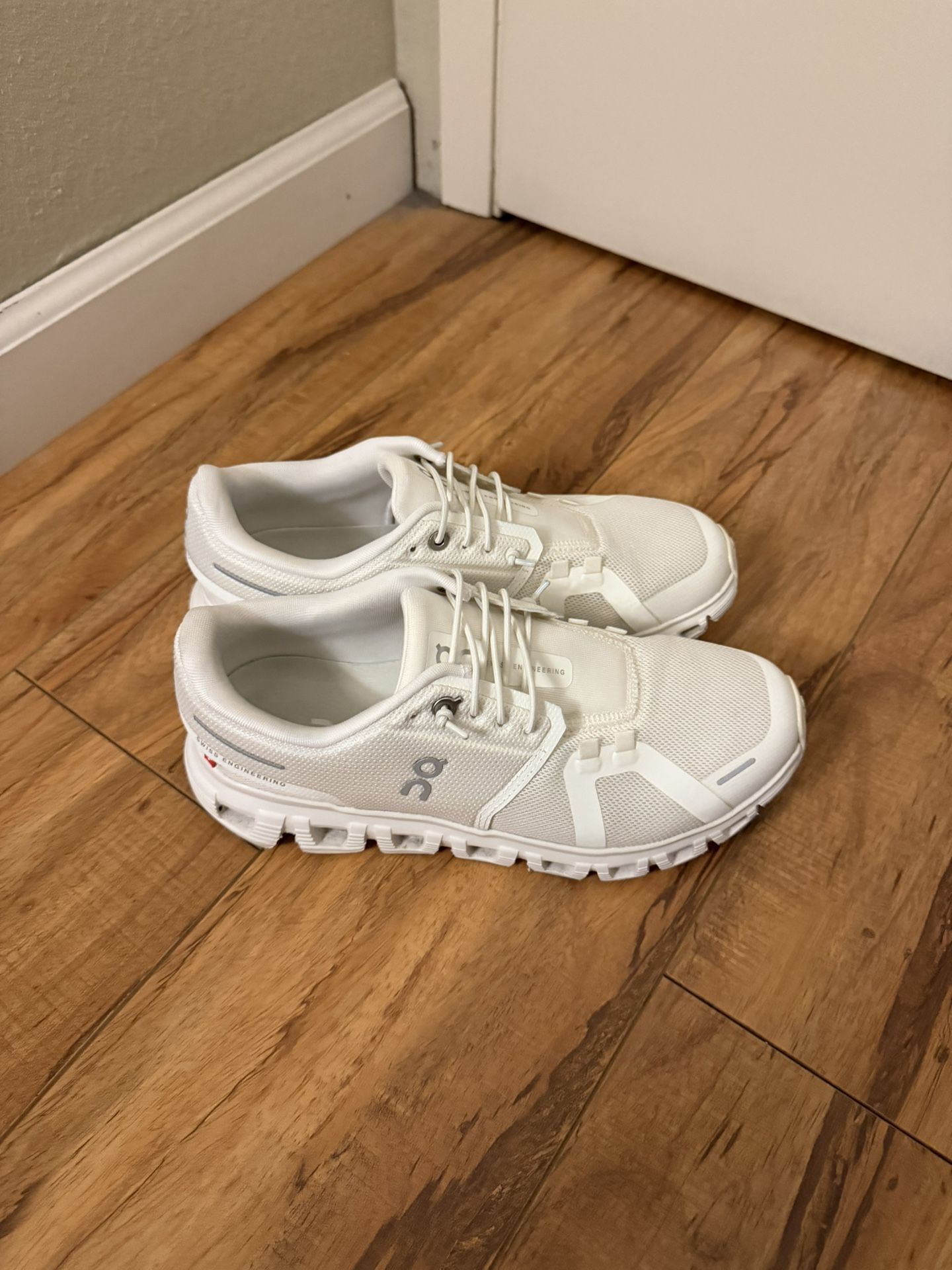 Women’s White ON Shoes