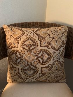 2 Patterned Throw Pillows