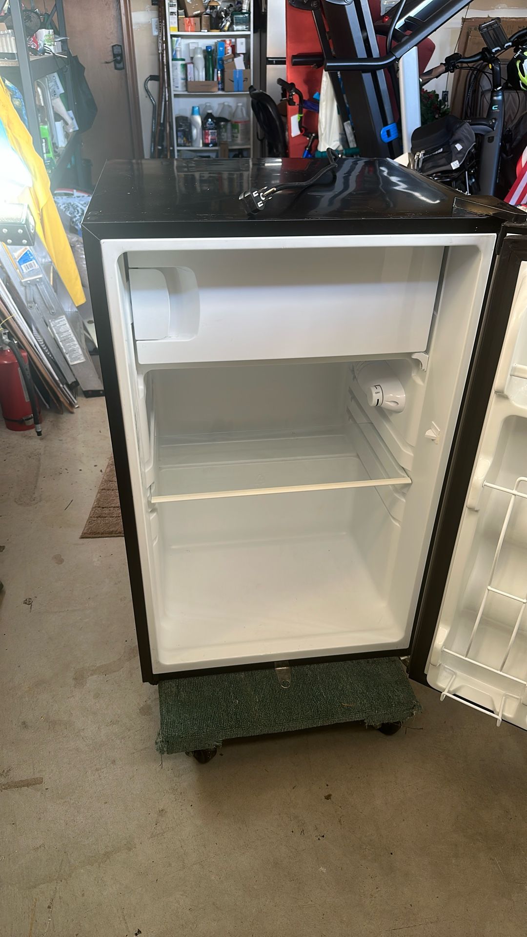 Frigidaire Mini Fridge Freezer  Excellent Condition $65