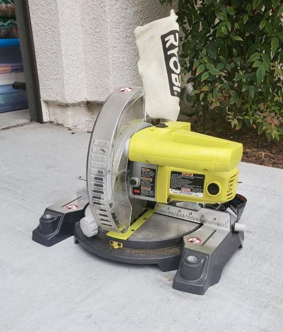 RYOBI 7 1/4 IN. Miter Saw