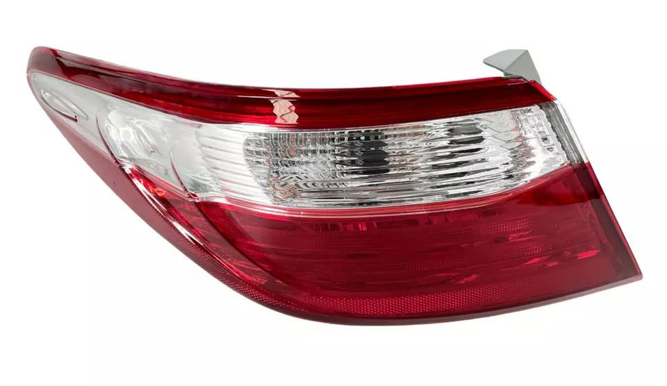 FOR 2015 - 2017 TOYOTA CAMRY REAR LEFT DRIVER SIDE OUTER TAIL LIGHT LAMP