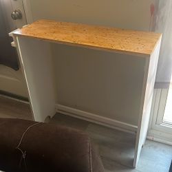 Mueble De Madera Sólida Con Adaptador Para Tu Celular 