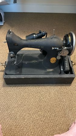 Sewing Machine 1942 spindle bobbin
