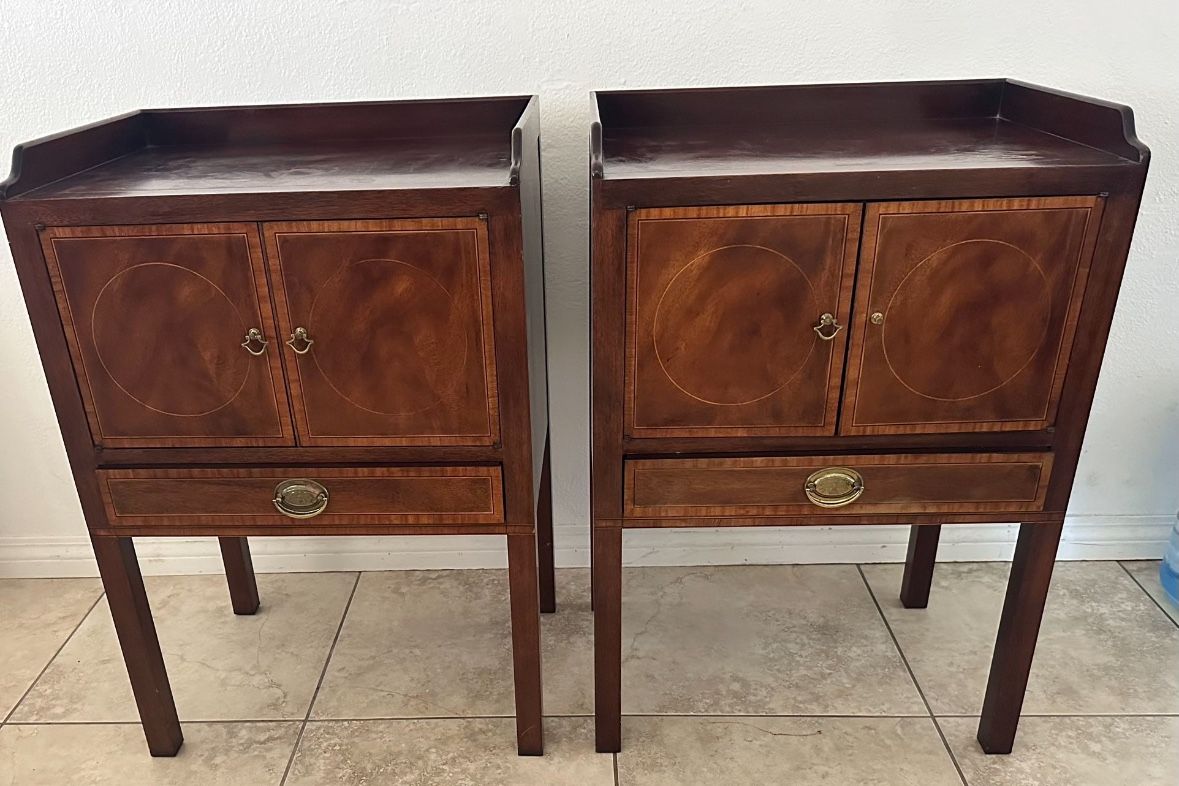 2 Mahogany Nightstands From Baker’s Furniture