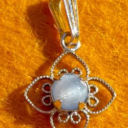 Very Small Moonstone Round 4-Quadrant 925 Sterling Silver Pendant