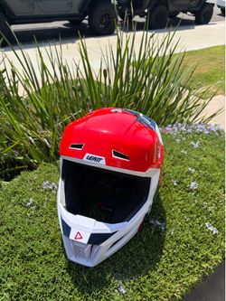 NEW Leatt 2.5 DOT Moto Helmet small