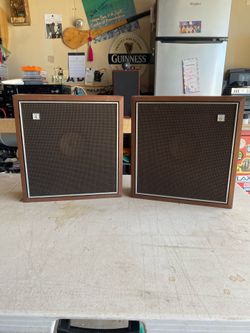 AKAI SW-50 SPEAKERS