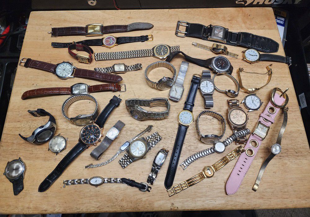 Assorted wristwatches and watch parts 
