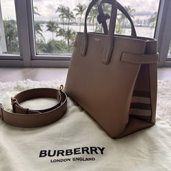 Burberry Banner Handbag / Shoulder Bag