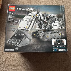 Lego technic 42100 Liebherr R 9800 Excavator