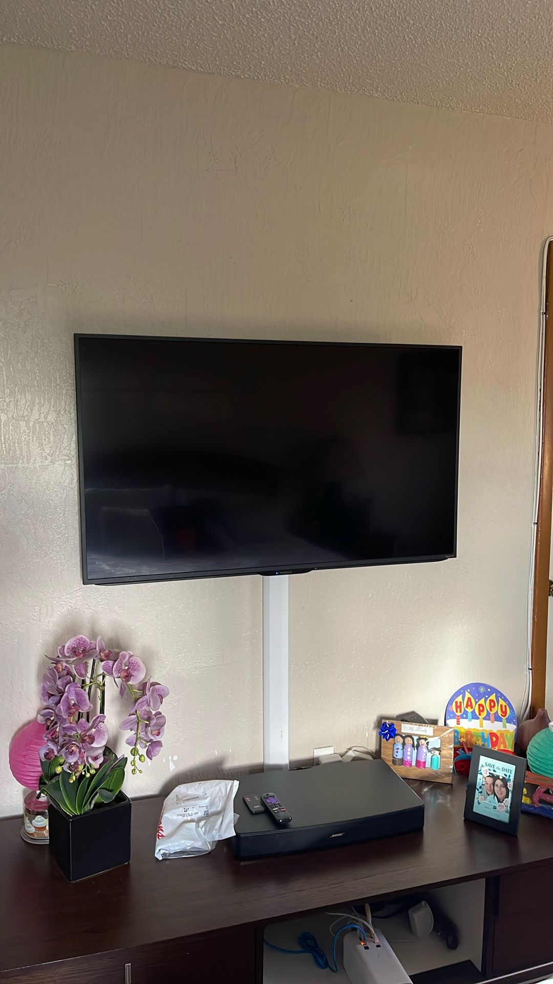 50” Insignia Roku TV w/ Bose Sound Box $199
