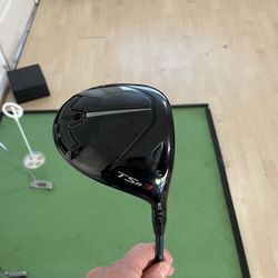 Titleist TSR3 Driver (right handed)