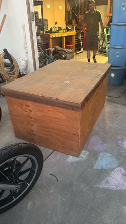 Wooden box/storage/dog house