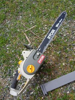 Roybi electric chainsaw. 18 inch bar very strong cutter 150