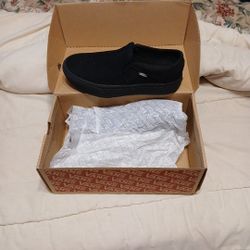 New in The Box Women's 7.5 VANS 